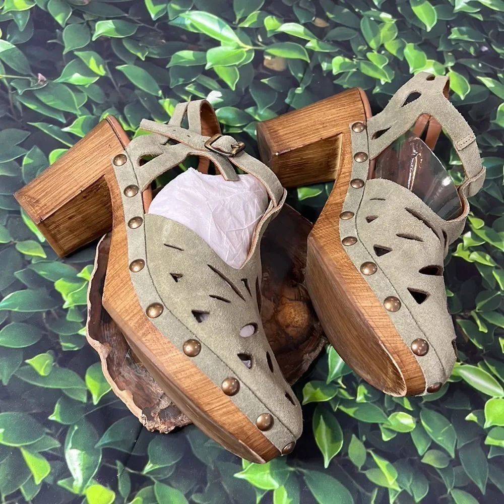 * Eric Michael green suede eyelet stud detail clog style heels - Picture 9 of 12